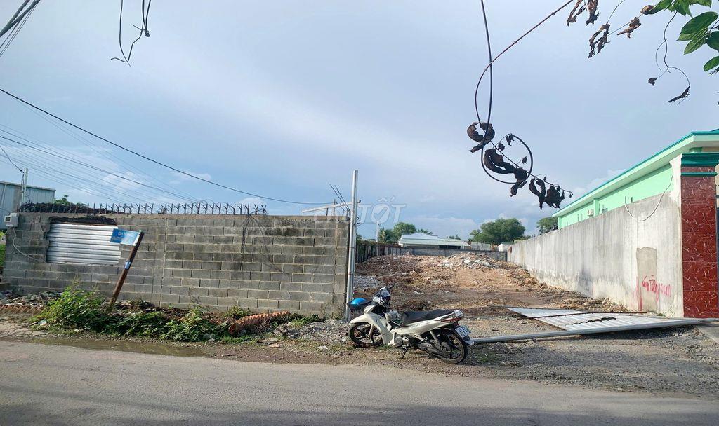 Bán nhà mặt phố lô góc Nguyễn Đình Kiên vị trí đắc địa