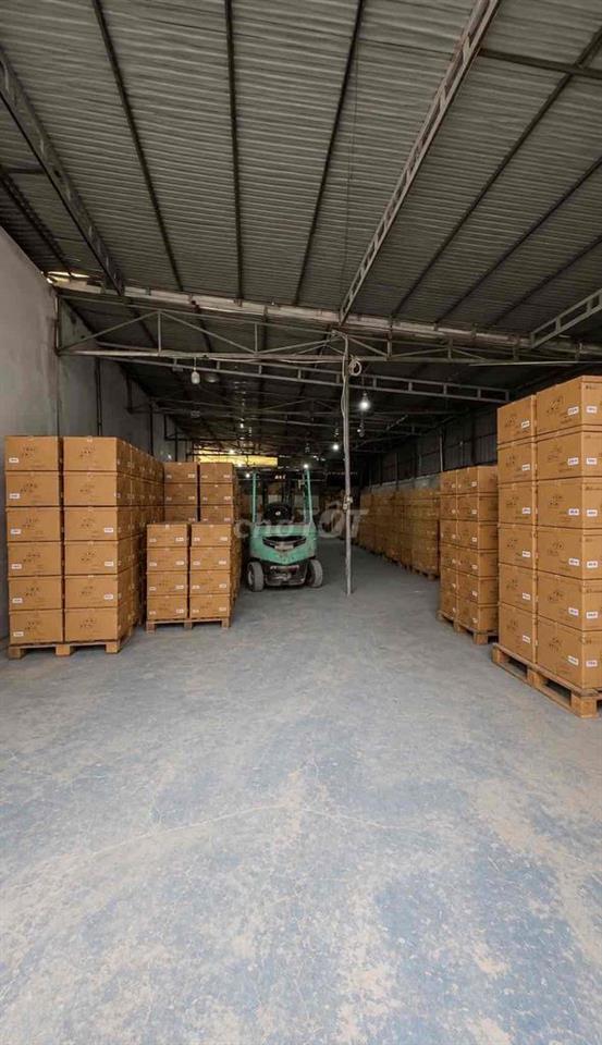Cho thuê kho xưởng 1200m 1/đường Tô Ký giá 48 triệu