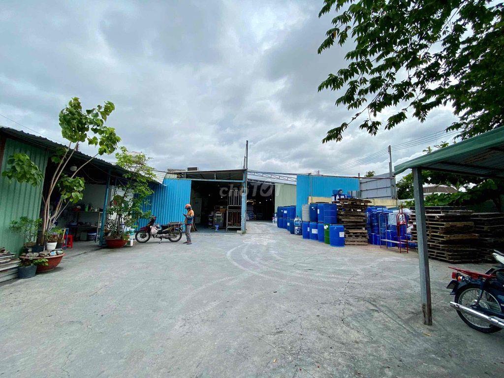 Cho thuê kho xưởng 1200m 1/đường Tô Ký giá 48 triệu