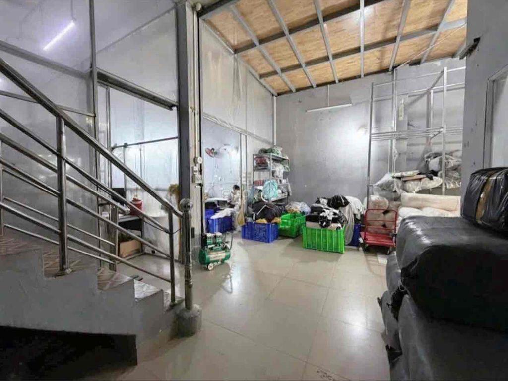 KHO XƯỞNG + GẠCH MEN ( 320m2 ) LÊ VĂN QUỚI