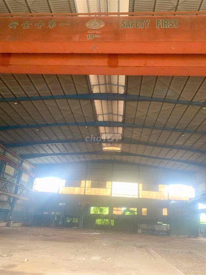 CHO THUÊ XƯỞNG 1.800M² – QUỐC LỘ 1A, BÌNH CHÁNH có Cẩu trục 20 tấn