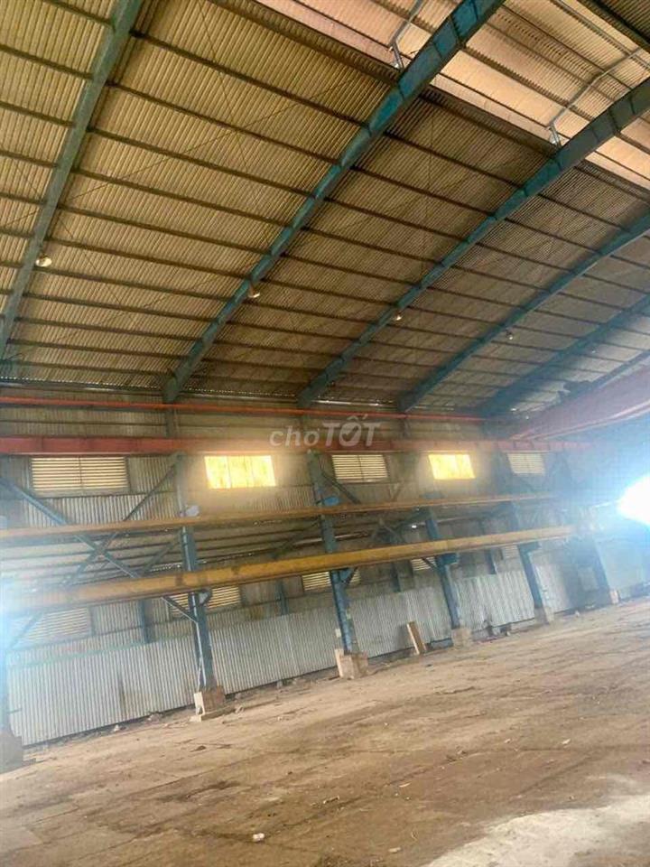 CHO THUÊ XƯỞNG 1.800M² – QUỐC LỘ 1A, BÌNH CHÁNH có Cẩu trục 20 tấn