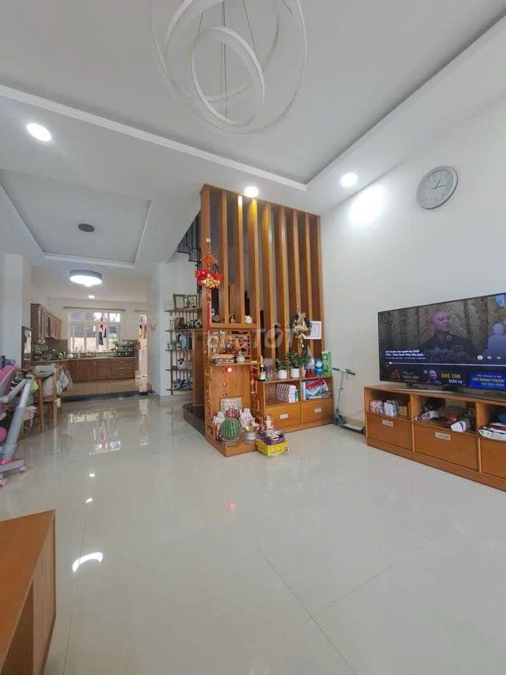 Bán nhà 3 lầu trong khu dân cư phước kiển A giáp Quận 7 khoảng 500m