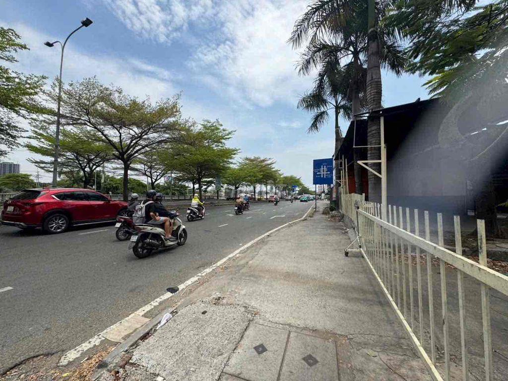 cho thuê mặt bằng mặt tiền Nguyễn Văn Linh 10x35 giá 35 tr