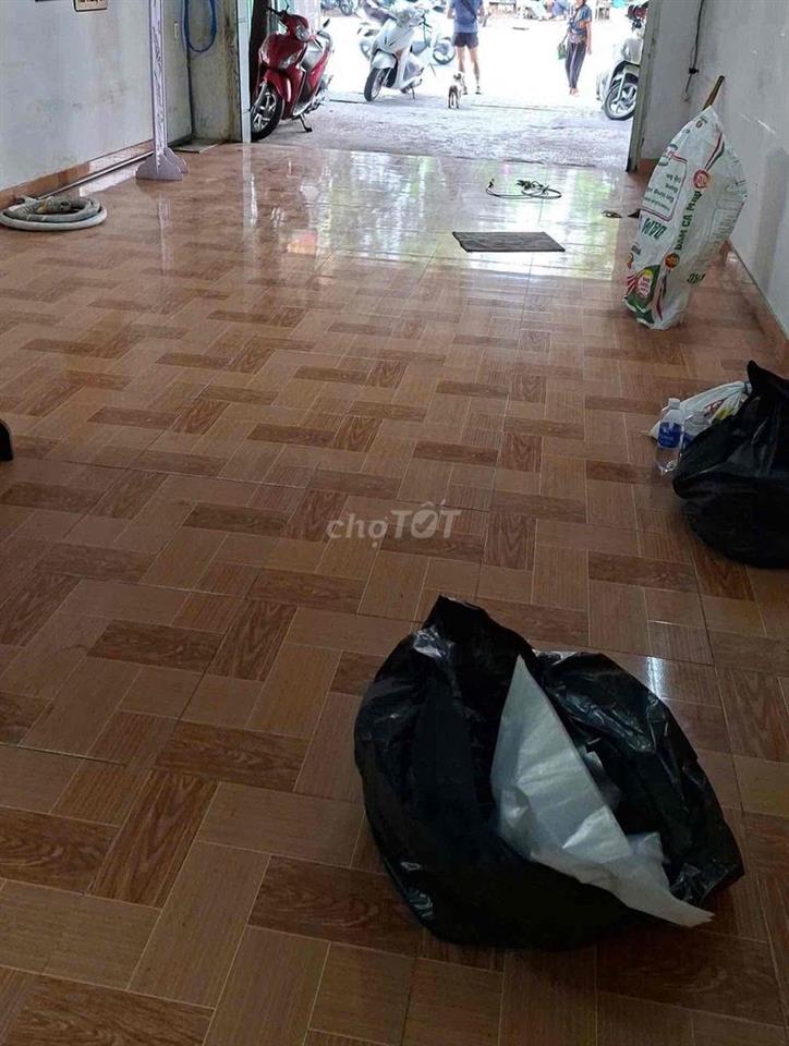 cho thuê nhà mặt tiền đường Hoàng Quốc Việt 4.5x18 giá 16 tr