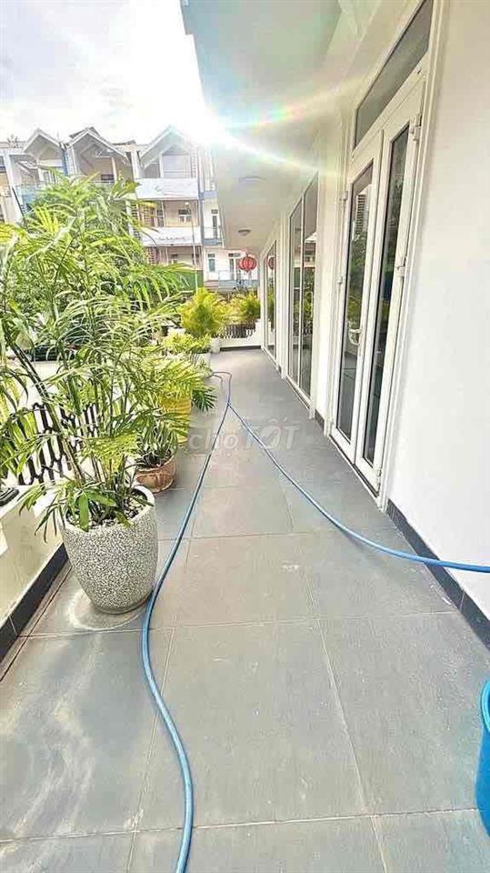 cho thuê mặt bằng góc 2 mặt tiền khu Himlam 100m2