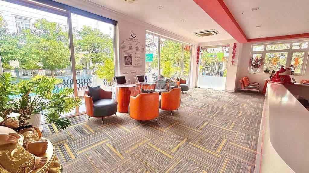 cho thuê mặt bằng góc 2 mặt tiền khu Himlam 100m2