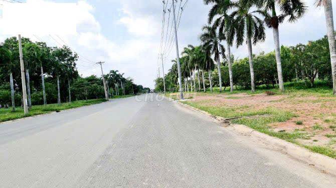 Cho thuê kho Xưởng đẹp 3.5 usd ,4.000m mặt tiền KCN Hải Sơn, Đức Hoà