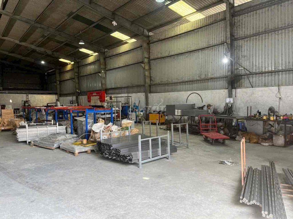 KHO XƯỞNG GIÁ TỐT ( 550m2 ) AO ĐÔI