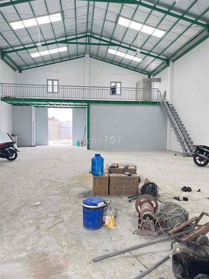 KHO XƯỞNG TƯ BỐN XÃ ( 400m2 ) CONTAINER
