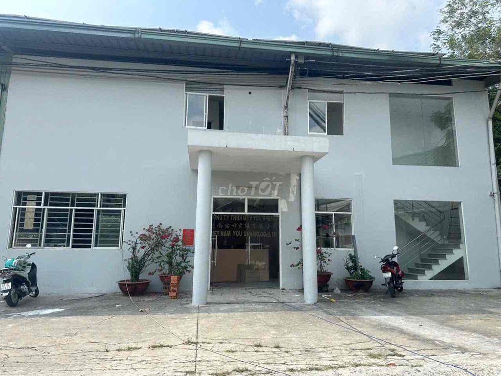 KHO XƯỞNG ĐẸP + VP( 800m2 ) CONTAINER