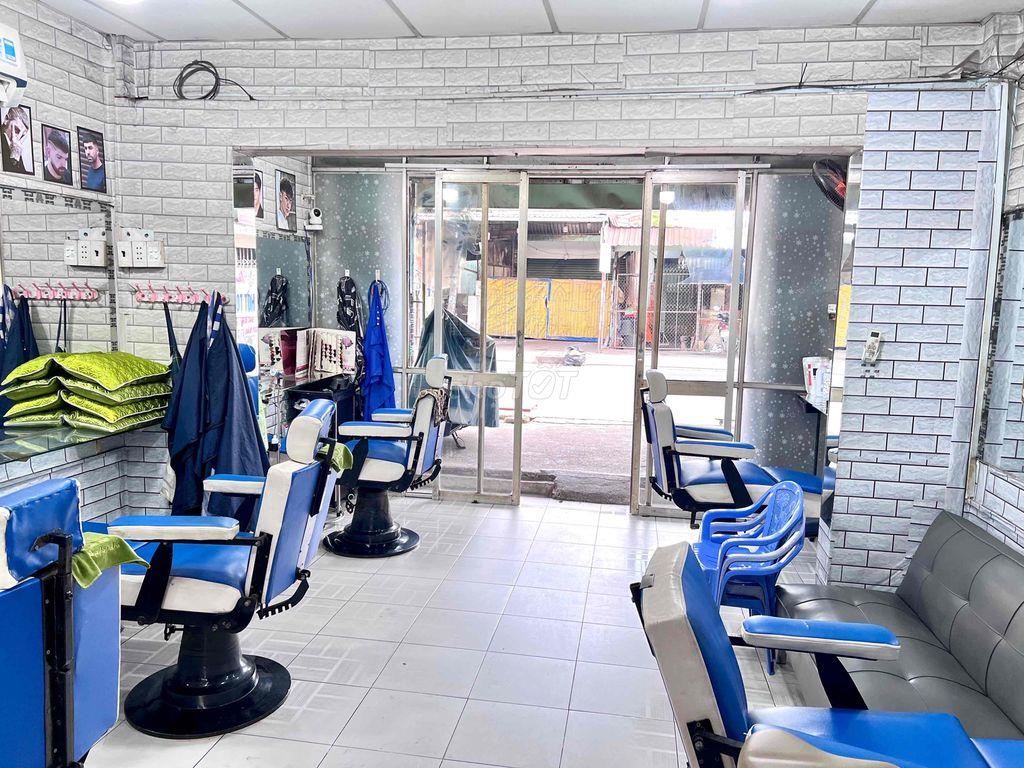 Sang nhượng mặt bằng tiệm tóc nam