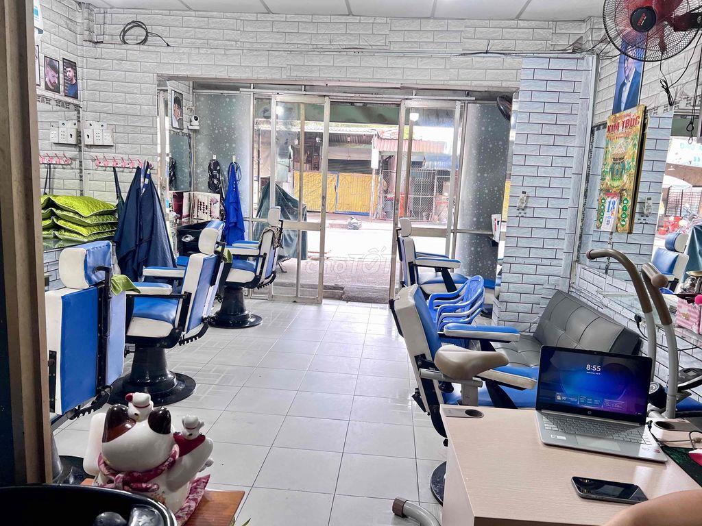 Sang nhượng mặt bằng tiệm tóc nam