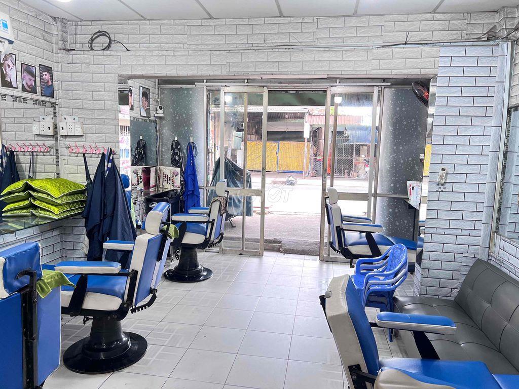 sang mặt bằng tiệm tóc nam