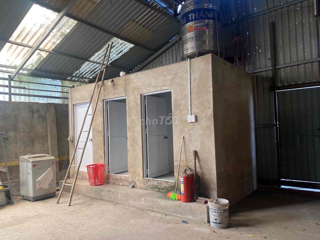 cần cho thuê kho xưởng mặt tiền ql50