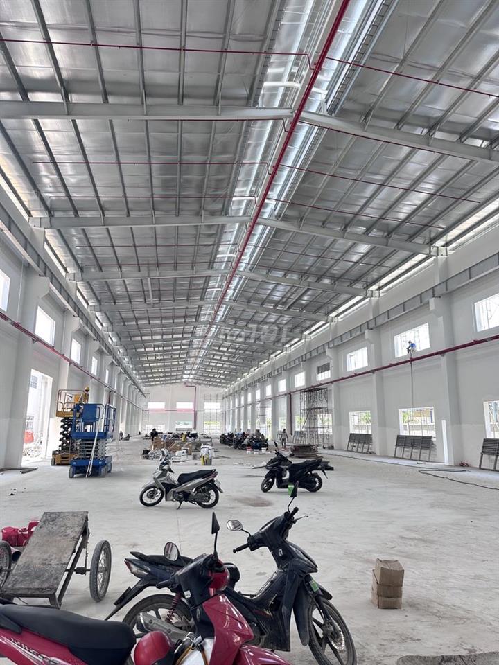 Cho thuê xường mới kcn Tân Phú trung Củ Chi dt 5000m 