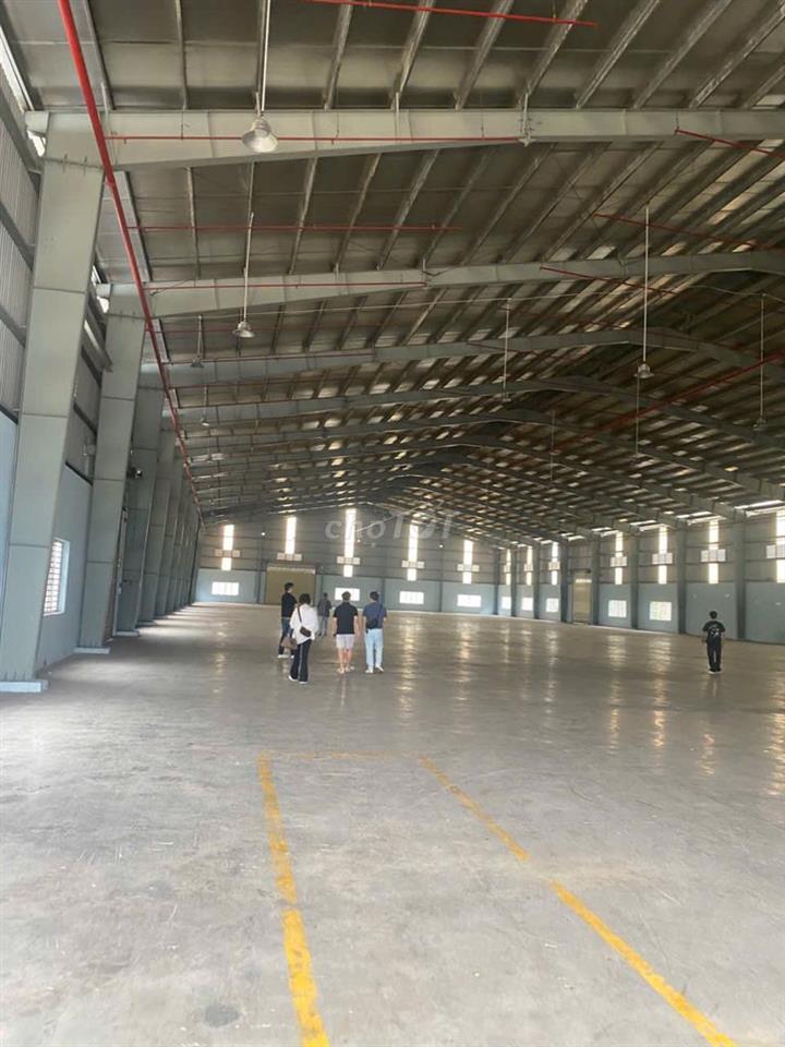 Bán nhà xưởng mỹ hạnh bắc Long An dt 6800m giá 45 tỷ 