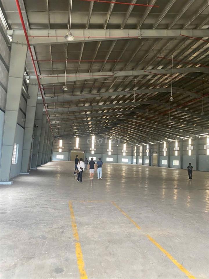 Bán nhà xưởng mỹ hạnh bắc Long An dt 6800m giá 45 tỷ 