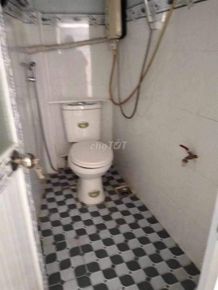 cho thuê 1phòng trọ full nội thất DT 24m² có ban công, bếp và xe dưới 