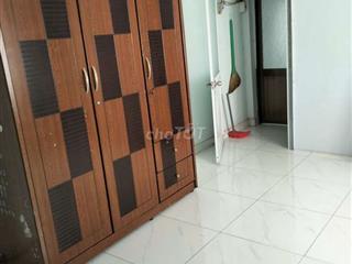 cho thuê 1phòng trọ full nội thất DT 24m² có ban công, bếp và xe dưới 