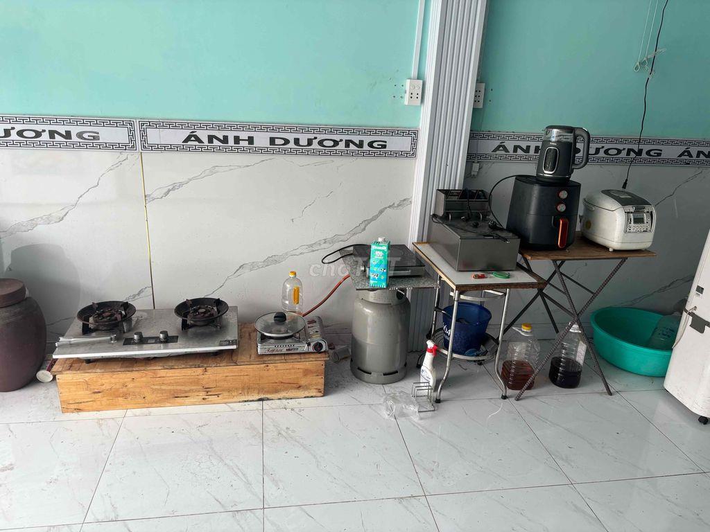 Sang lại mặt bằng kinh doanh đối diện trường học