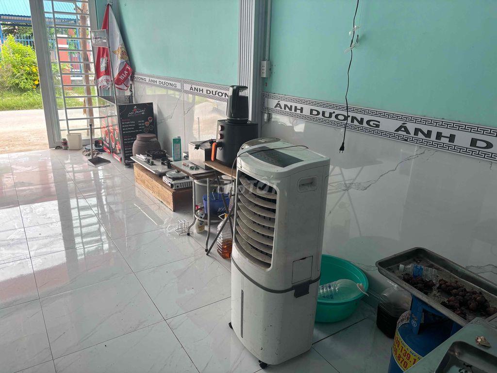 Sang lại mặt bằng kinh doanh đối diện trường học