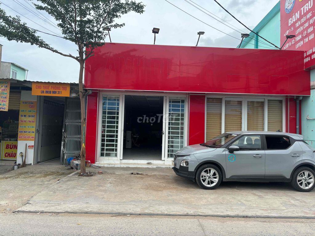 Sang lại mặt bằng kinh doanh đối diện trường học