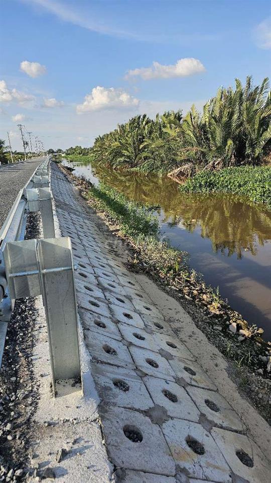 1.200m2 mặt tiền đường nhựa có điện 3fa 