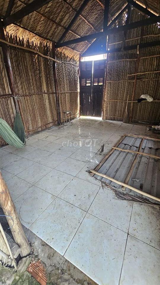 850m2 đất vườn có sẵn nhà lá