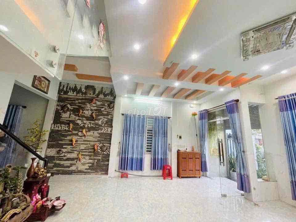 Thanh lý gấp căn nhà hưng long qui đức , Tphcm