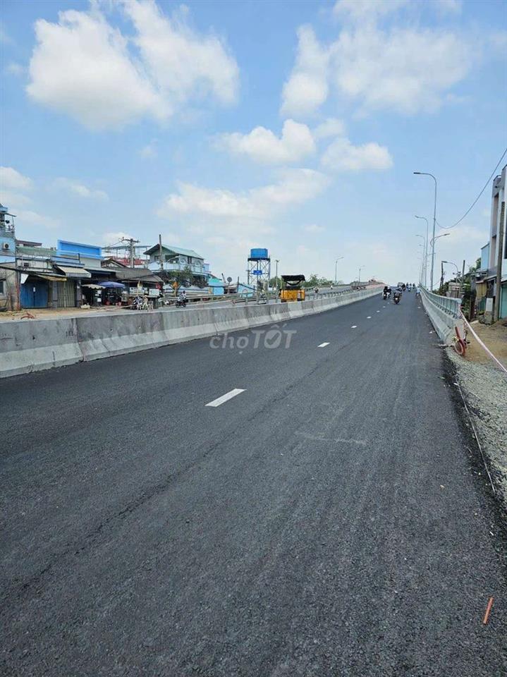 Bán nền đất 7×8,5m(53m2) full thổ cư trong lòng Chợ Quy Đức Bình Chánh