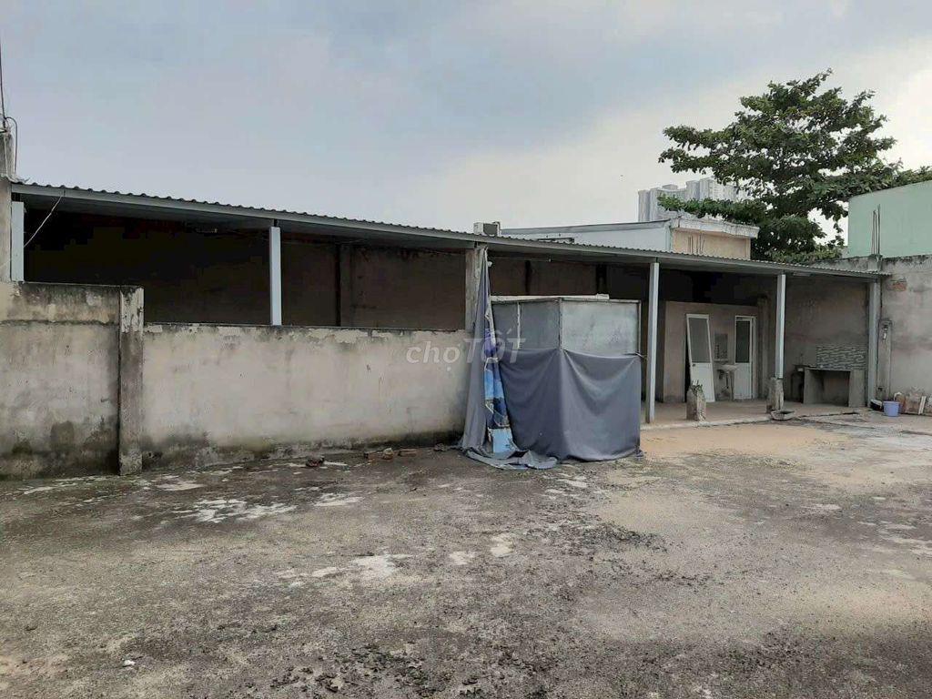 Cho thuê kho 15×20m(300m2) mặt tiền đường xe hơi C13 Nguyễn Văn Linh