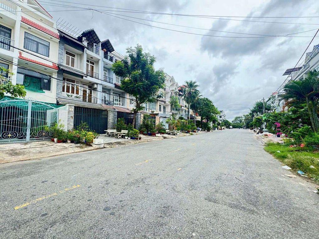 Bán nền đất 5×22m(110m2) mặt tiền đường 12m KDC Phú Lợi P7 Q8
