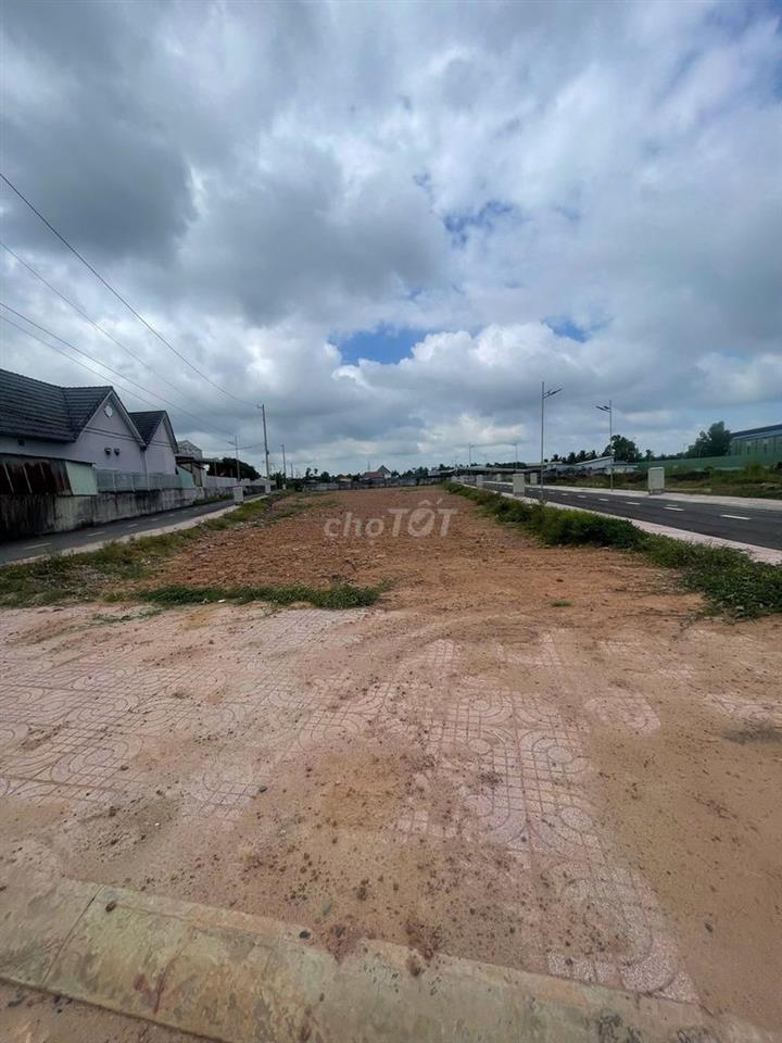 Đất Bình Chánh giá ngộp, 1 tỷ 65, công chứng ngay và liền.