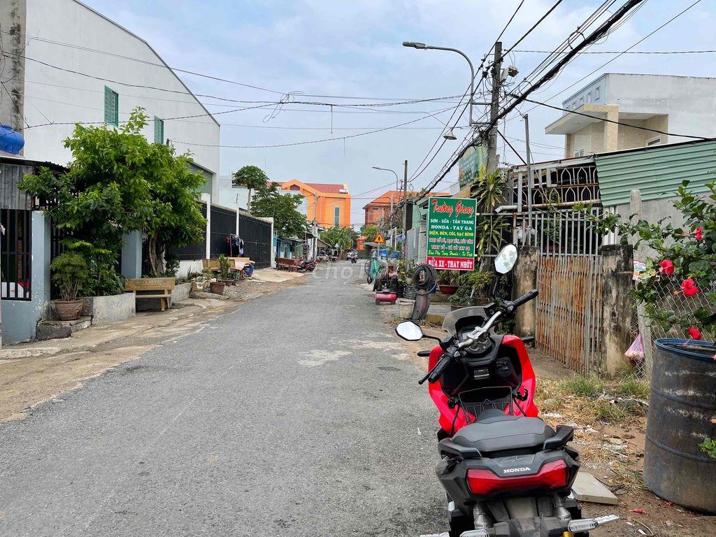 Đất mặt tiền Xã Phạm Văn hai 4x28 Thổ cư 80m Sổ Hồng Riêng chính chủ