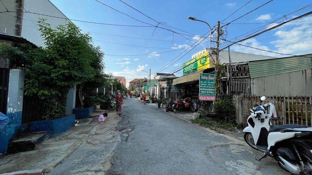 Đất mặt tiền Xã Phạm Văn hai 4x28 Thổ cư 80m Sổ Hồng Riêng chính chủ