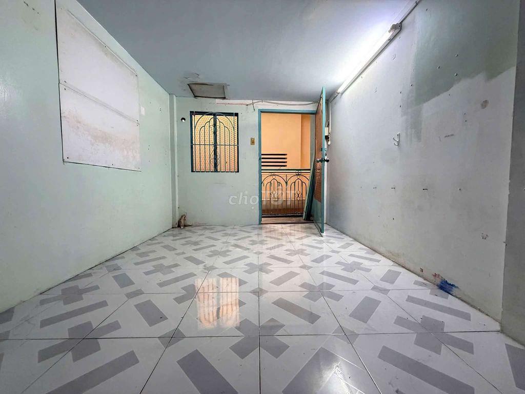 Bán nhà đường An Dương Vương - DTSD: 30m2 - Sổ Hồng sẵn 