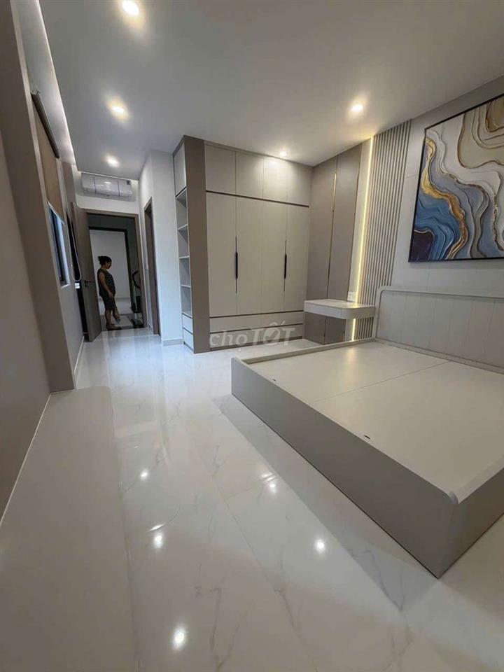 Bán nhà 5 tầng HXH Nguyễn Tiểu La - Khu VIP- Sổ Hồng sẵn, vừa ở vừa KD