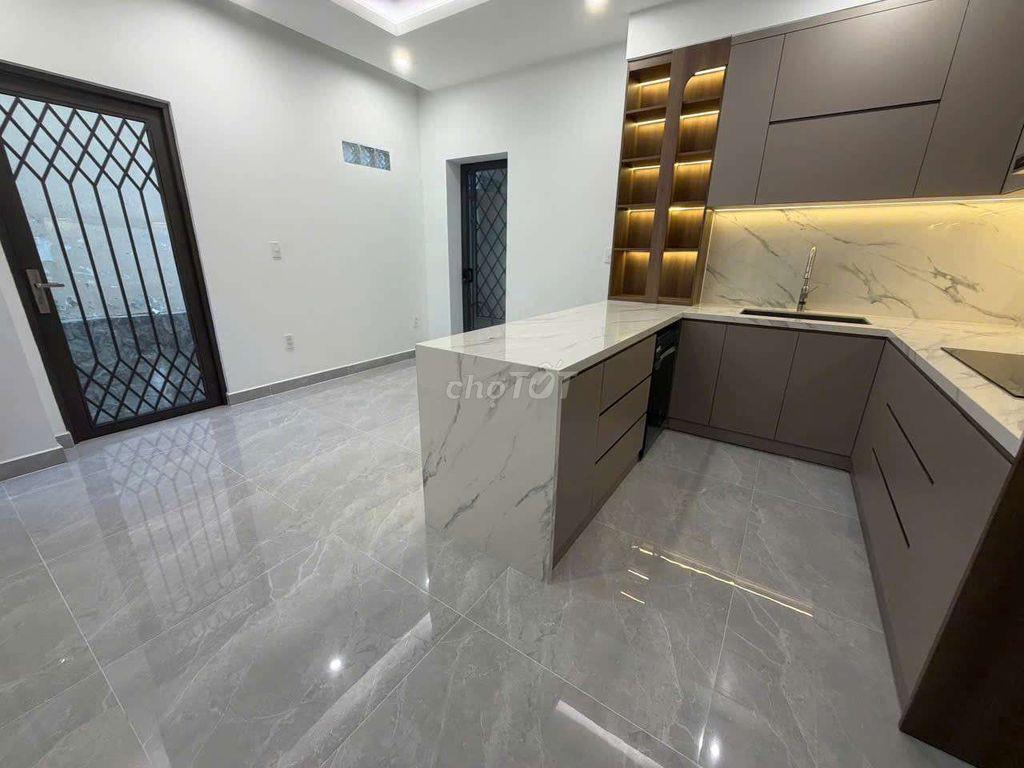 Bán nhà 5 tầng HXH Nguyễn Tiểu La - Khu VIP- Sổ Hồng sẵn, vừa ở vừa KD
