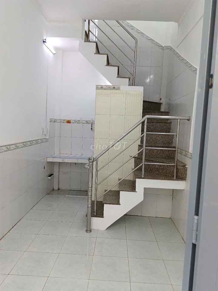 Cần tiền bán nhà p16 q8