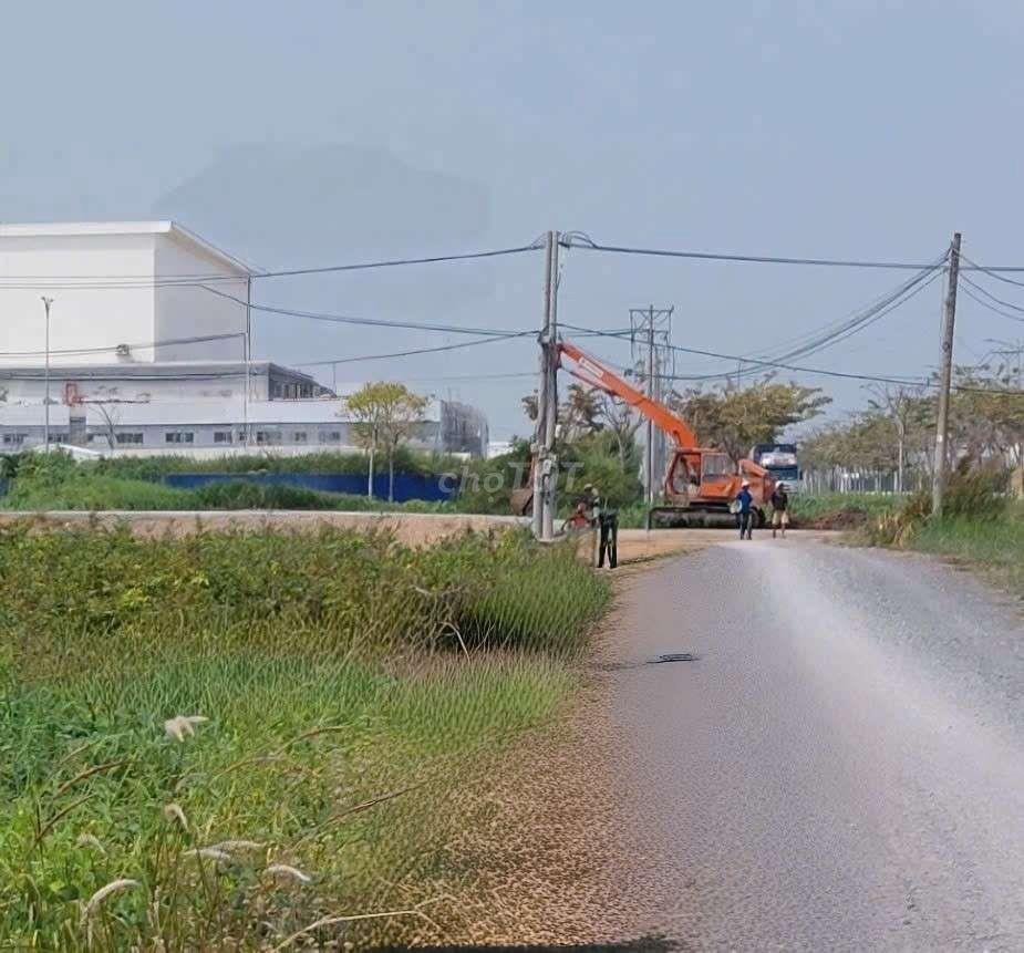 cho thuê 10000m2 đất vườn (HNK) MT kênh Đường Vườn Thơm xã Bình Lợi 