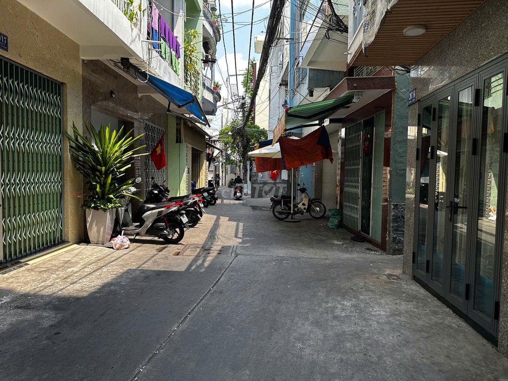 PHẠM VĂN HAI, PHƯỜNG TÂN SƠN NHẤT, TPHCM. DT: 5.05M X 16, 2 LẦU + ST