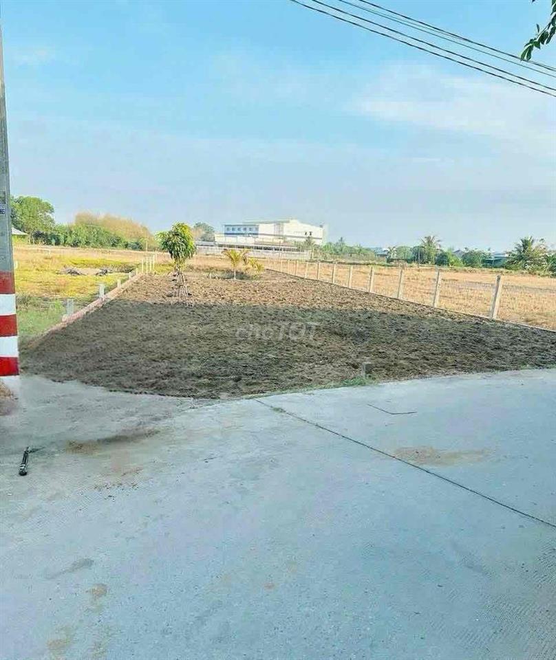 Chủ kẹt tiền gửi bán gấp🔥lô đất vườn 500m2 gần ytế mỹ lộc giá 700tr