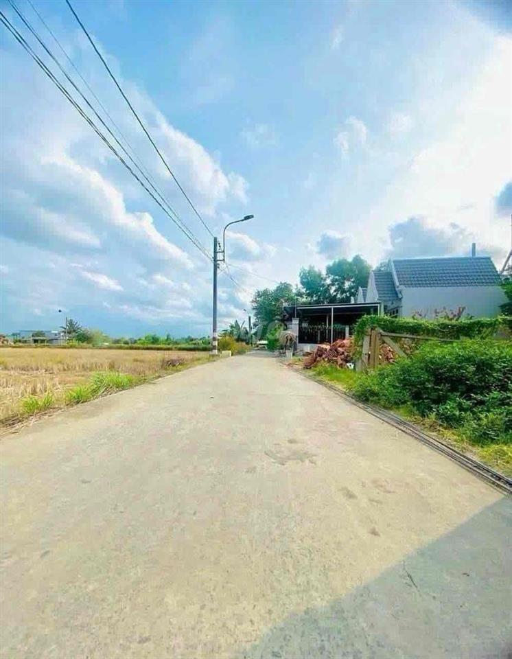 Chủ kẹt tiền gửi bán gấp🔥lô đất vườn 500m2 gần ytế mỹ lộc giá 700tr