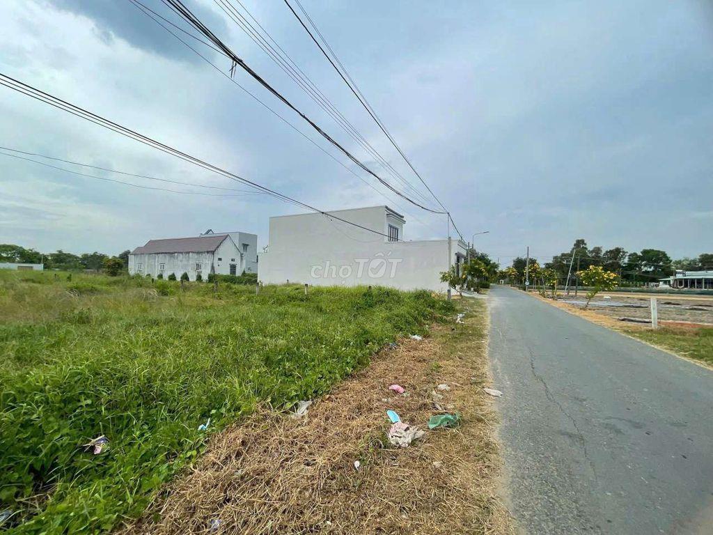 toi có đất 300m2 chỉ 700 triệu đất ở ngã tư Xoài doi 