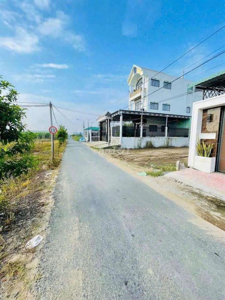 toi có đất 300m2 chỉ 700 triệu đất ở ngã tư Xoài doi 