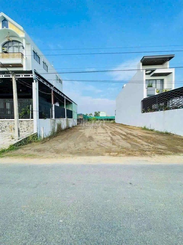 toi có đất 300m2 chỉ 700 triệu đất ở ngã tư Xoài doi 