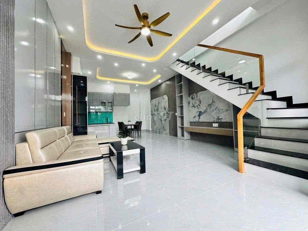 Bán gấp nhà đẹp gần Trung Tâm Y Tế Dĩ An , giá rẻ đang cho thuê , SHR