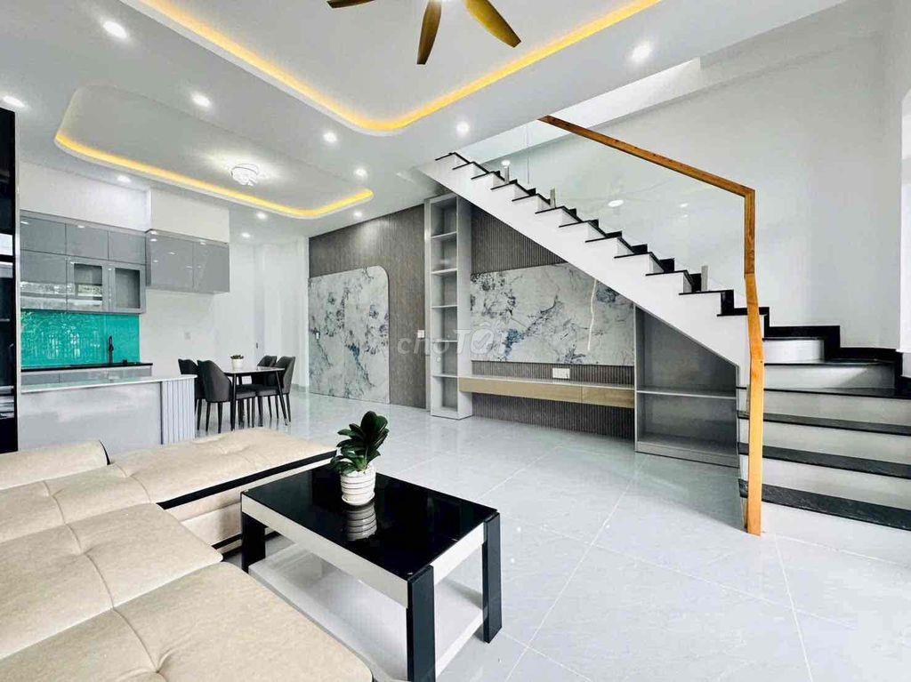 Bán gấp nhà đẹp gần Trung Tâm Y Tế Dĩ An , giá rẻ đang cho thuê , SHR
