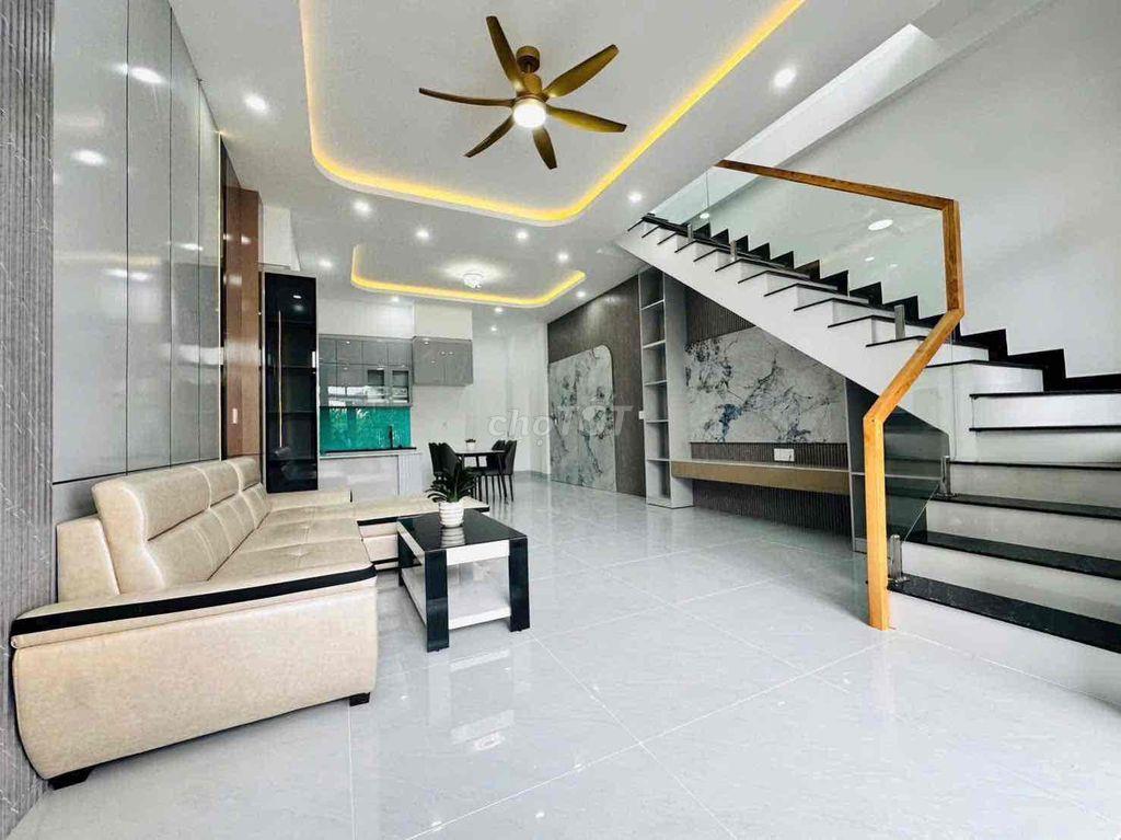 Bán gấp nhà đẹp gần Trung Tâm Y Tế Dĩ An , giá rẻ đang cho thuê , SHR
